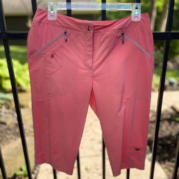JAMIE SADOCK
Golf Capri in peachy pink - Picture 1 of 4
